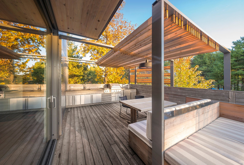 Home with Pergola Kits